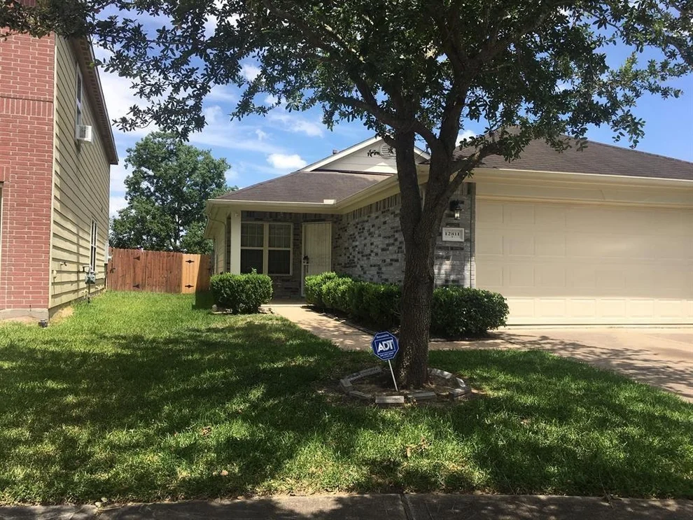 Unit for sale at 12811 Kingston Point Lane, Houston, TX 77047