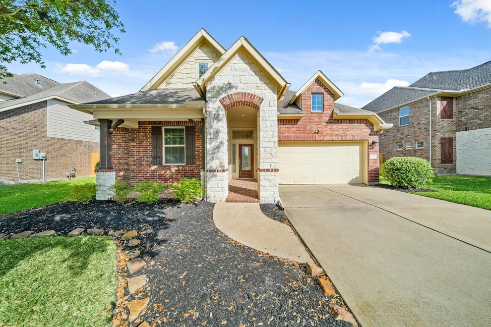 Unit for sale at 12607 Colonial Glen Court, Pearland, TX 77584