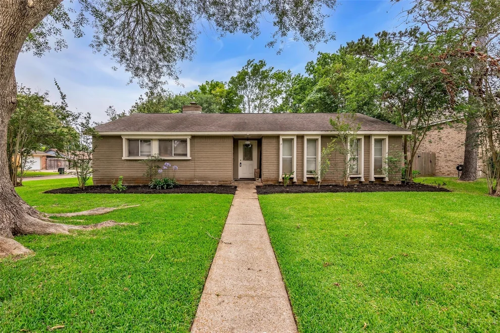 Unit for sale at 16934 Townes Road, Friendswood, TX 77546