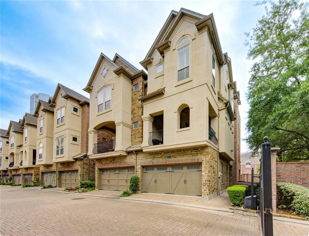 Unit for sale at 3331 Bingham Manor Lane, Houston, TX 77056