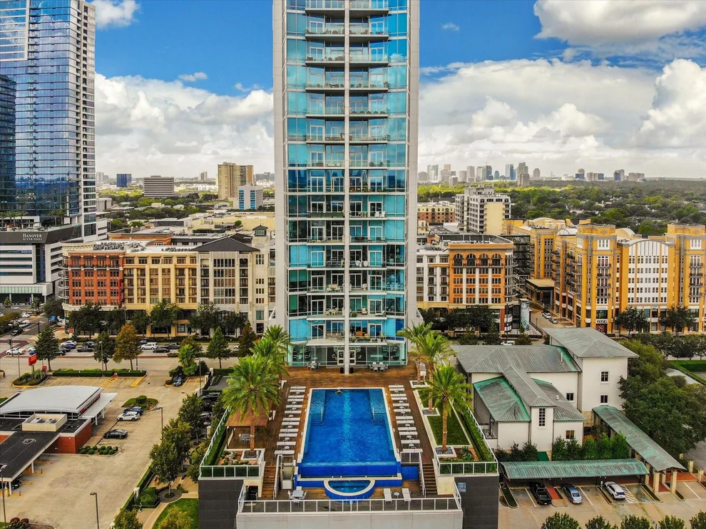 Unit for sale at 2727 Kirby Drive, Houston, TX 77098