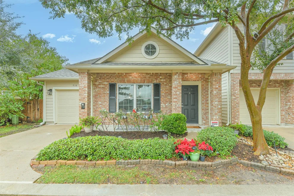 Unit for sale at 918 Fish Creek Drive, Katy, TX 77450