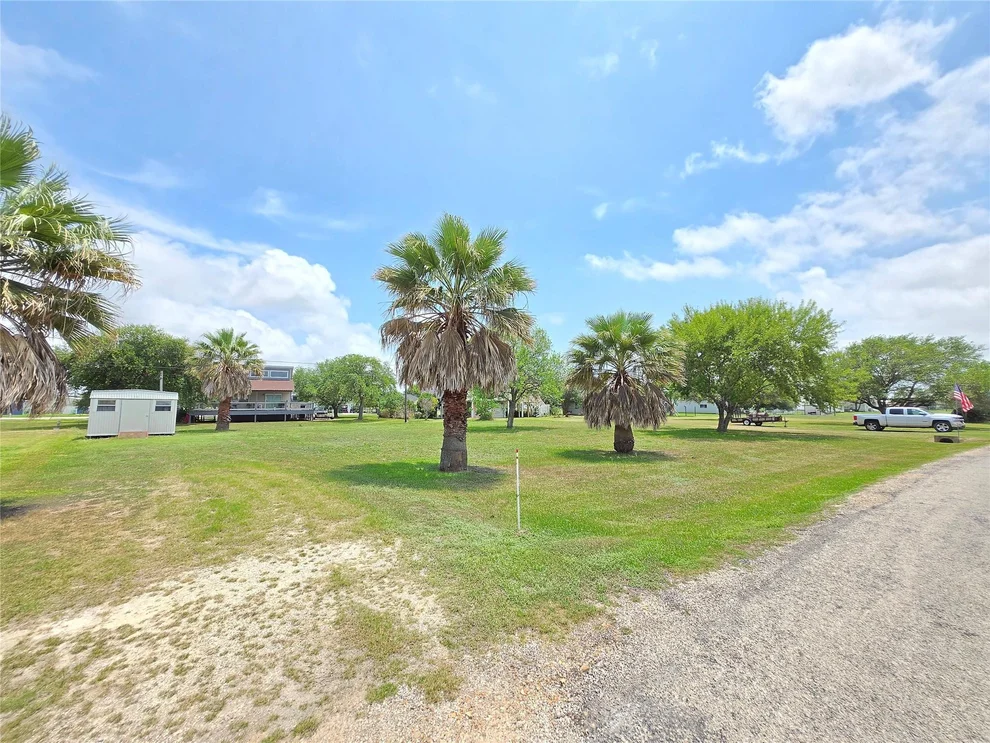 Unit for sale at 631 W Bayshore Drive, Palacios, TX 77465