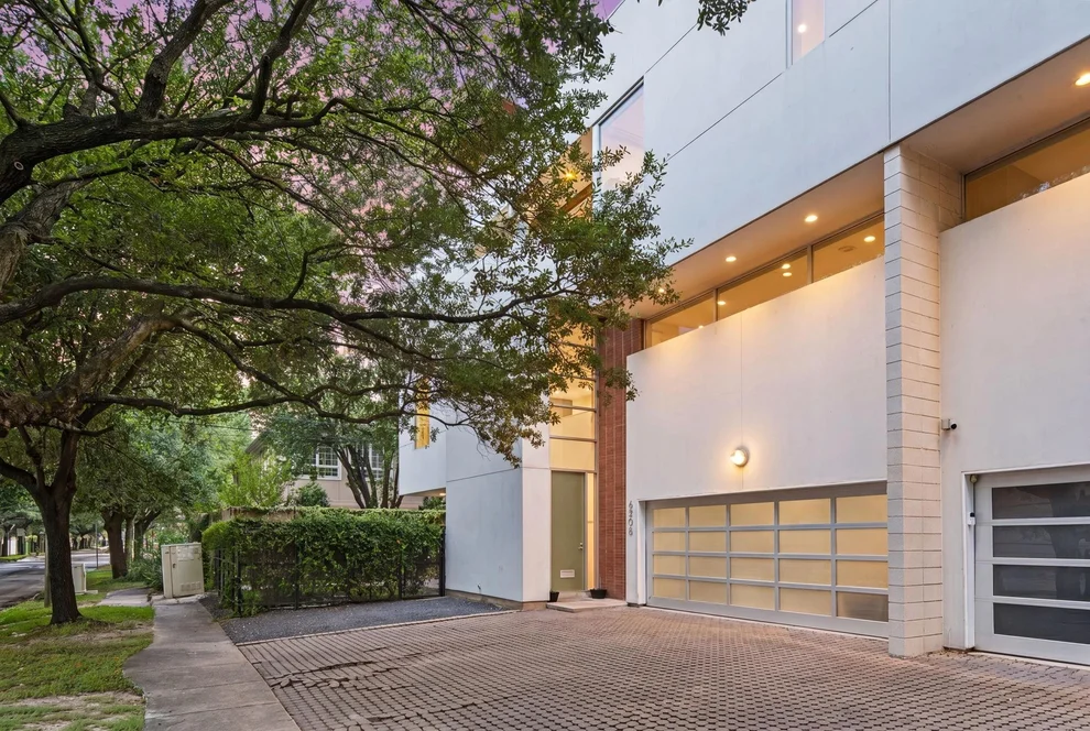Unit for sale at 4908 S Shepherd, Houston, TX 77098