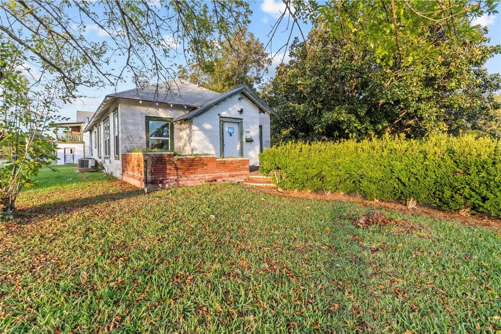 Unit for sale at 720 14th Avenue N, Texas City, TX 77590