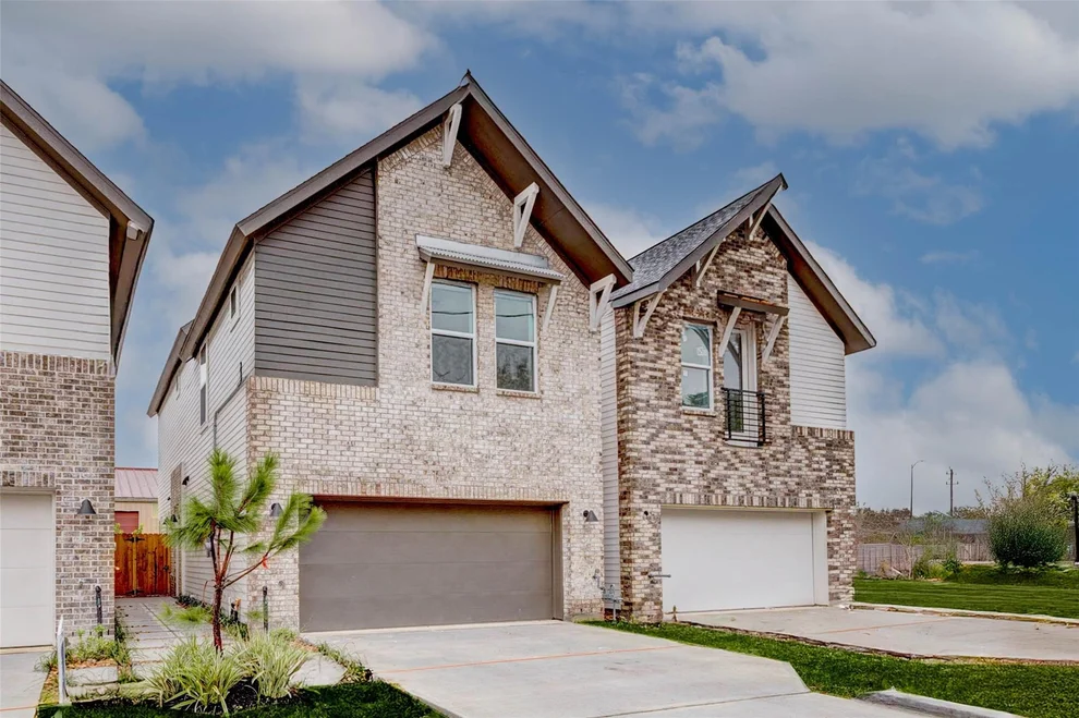 Unit for sale at 5614 Bertellis Lane, Houston, TX 77091