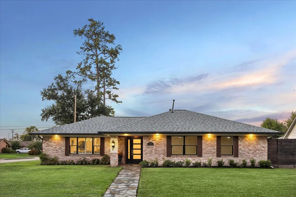 Unit for sale at 6434 Pineshade Lane, Houston, TX 77008