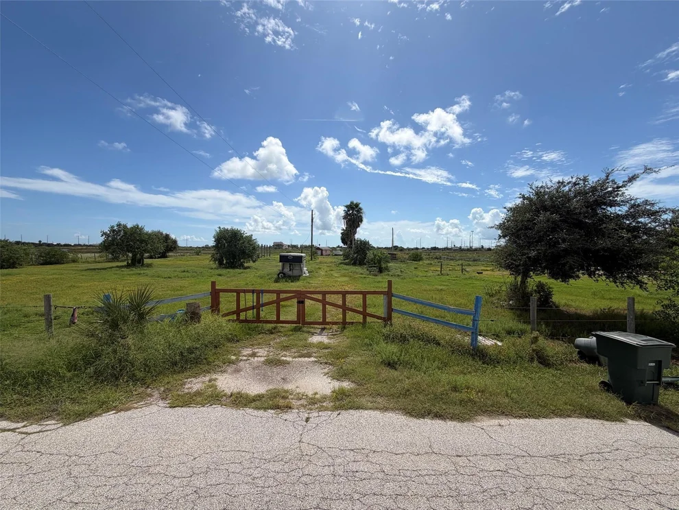 Unit for sale at 12123 Ostermeyer Road, Galveston, TX 77554