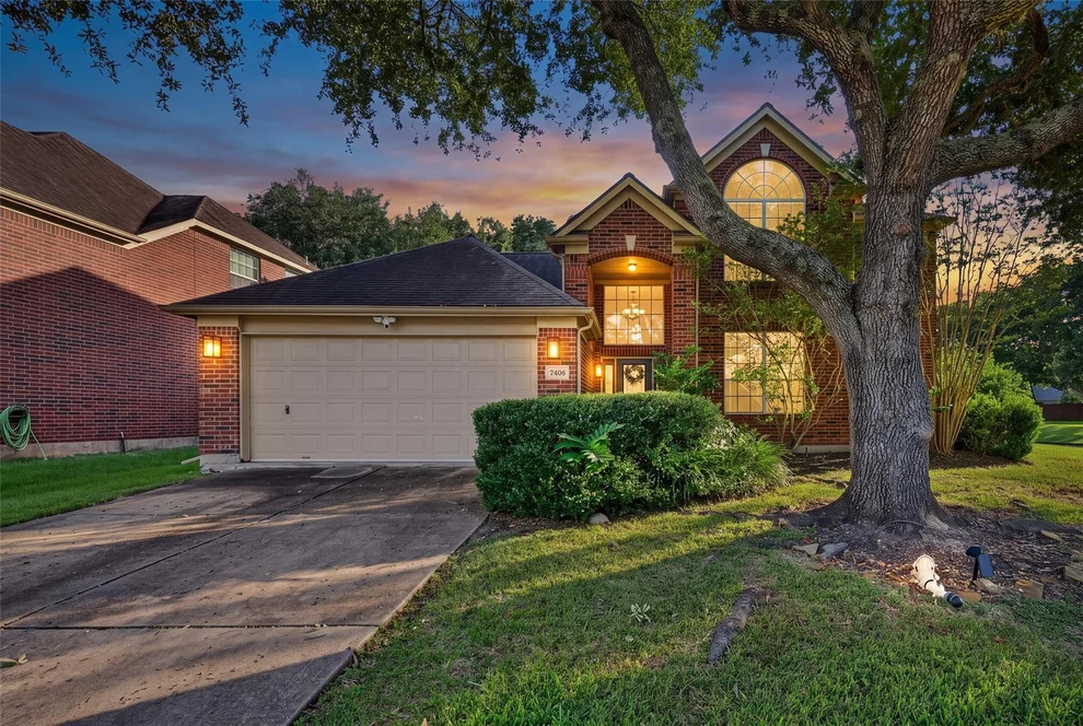 Unit for sale at 7406 Greatwood Grove Drive, Sugar Land, TX 77479