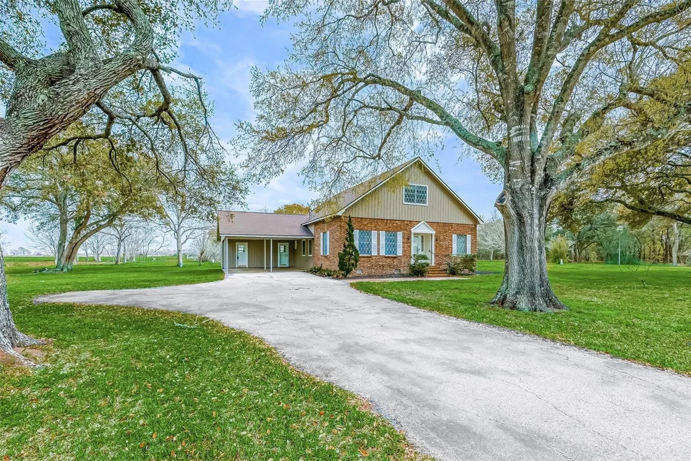 Unit for sale at 1826 County Road 469, El Campo, TX 77437