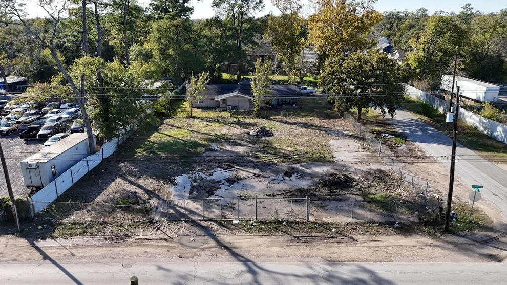 Unit for sale at 7819 E Houston Road, Houston, TX 77028