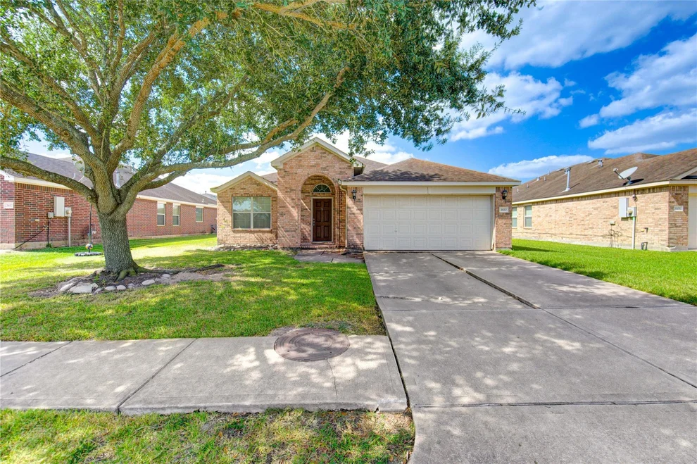 Unit for sale at 3610 Kale Street, Pearland, TX 77584
