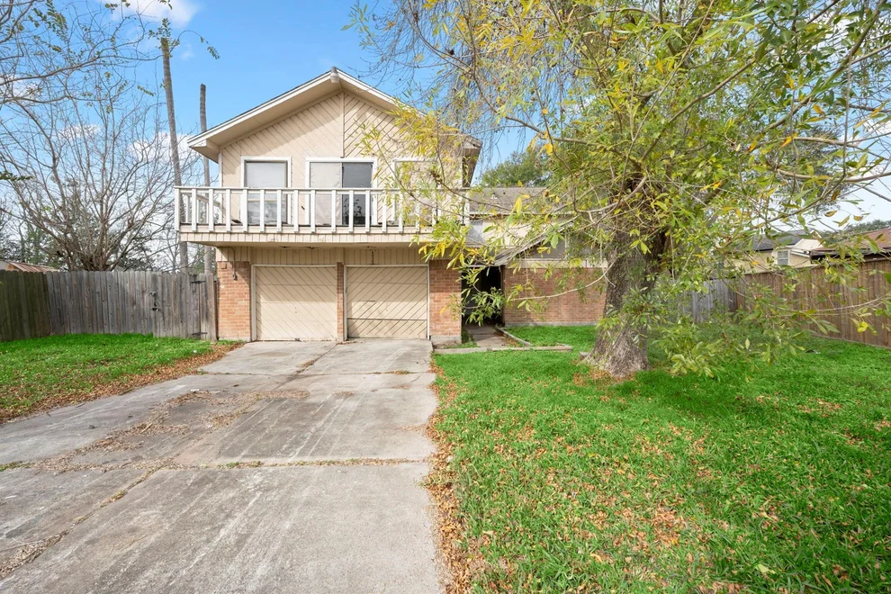 Unit for sale at 3050 Hazy Park, Houston, TX 77082