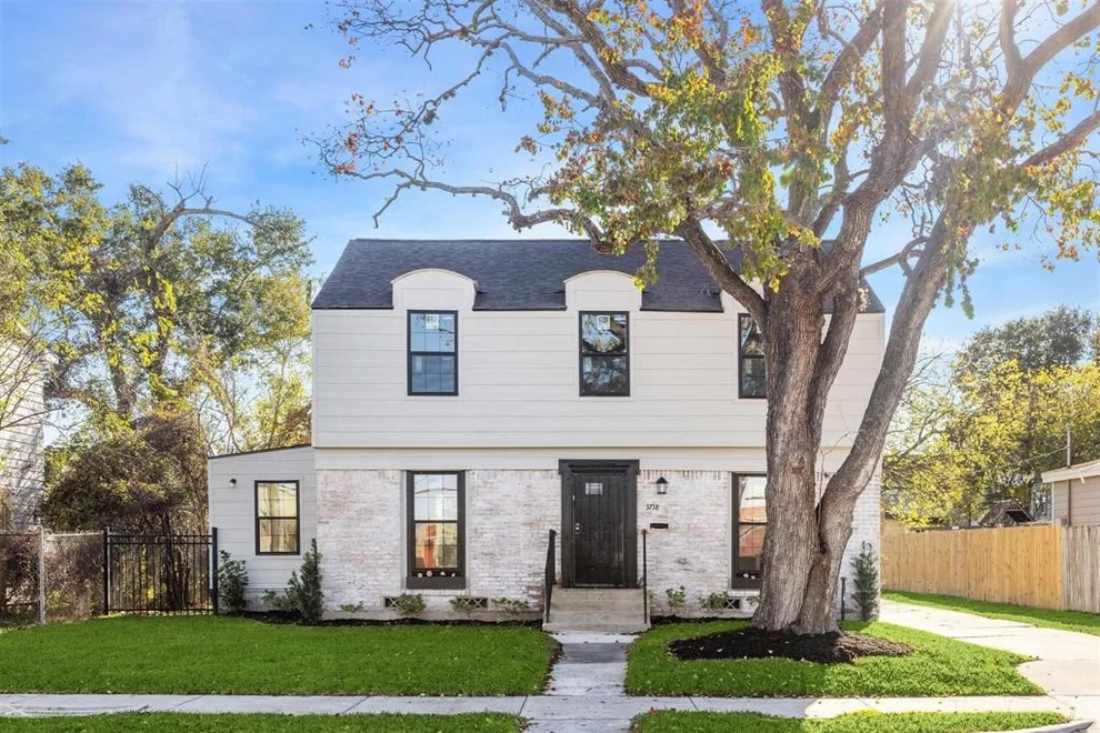 Unit for sale at 3718 Cleburne Street, Houston, TX 77004