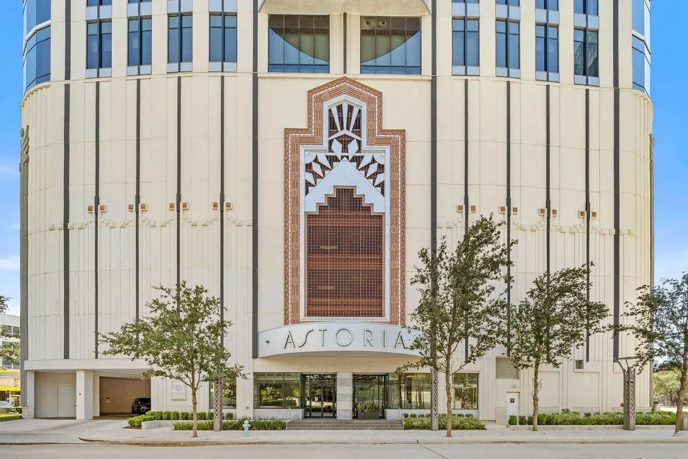 Unit for sale at 1409 Post Oak Boulevard, Houston, TX 77056
