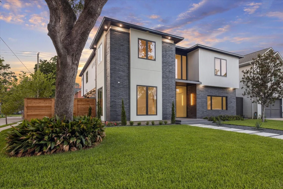 Unit for sale at 1550 Gardenia Drive, Houston, TX 77018