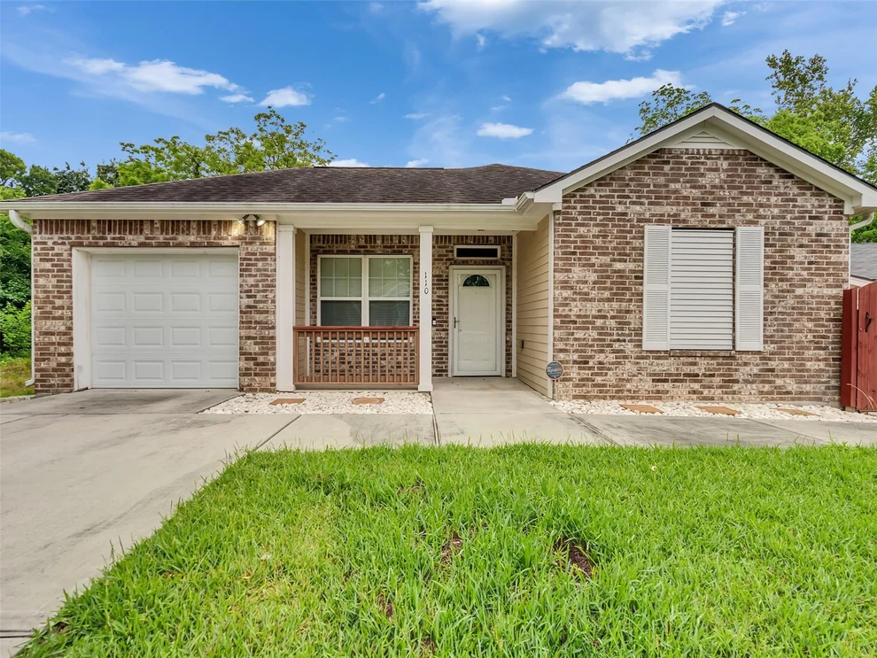 Unit for sale at 110 N Texas Street, Texas City, TX 77591