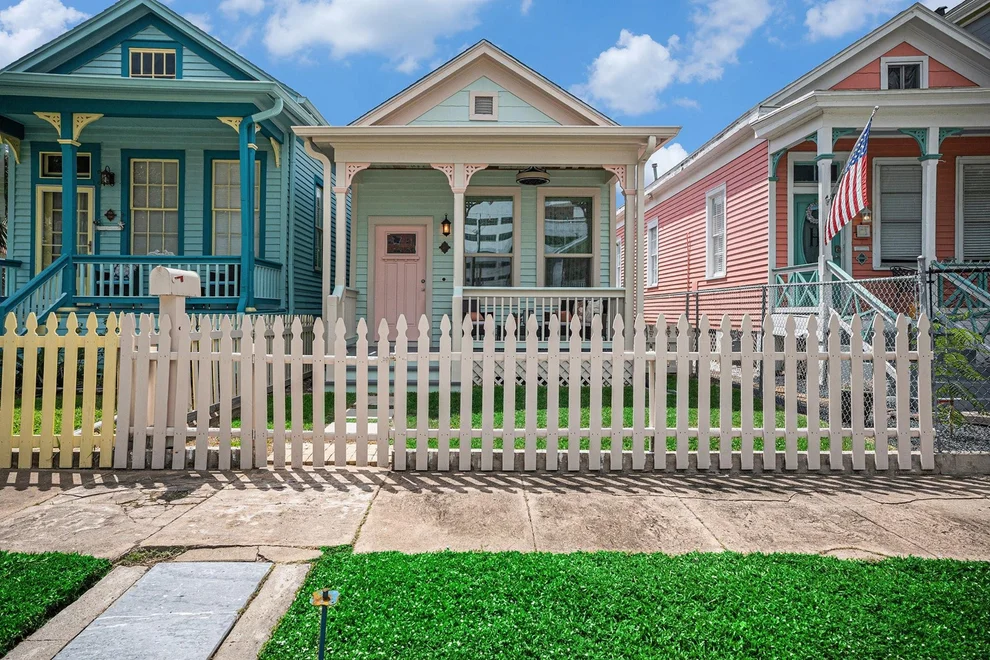 Unit for sale at 811 Church Street, Galveston, TX 77550