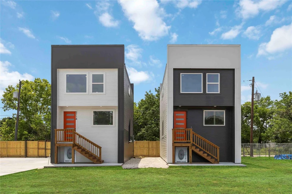 Unit for sale at 2116 Des Chaumes Street, Houston, TX 77026