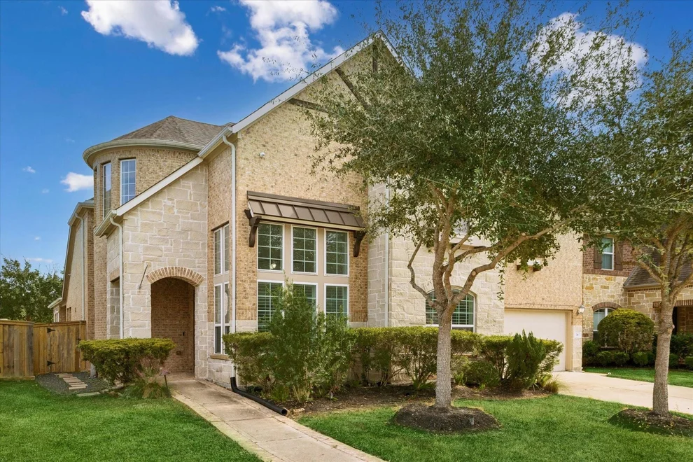 Unit for sale at 38 Scepter Ridge, Sugar Land, TX 77498
