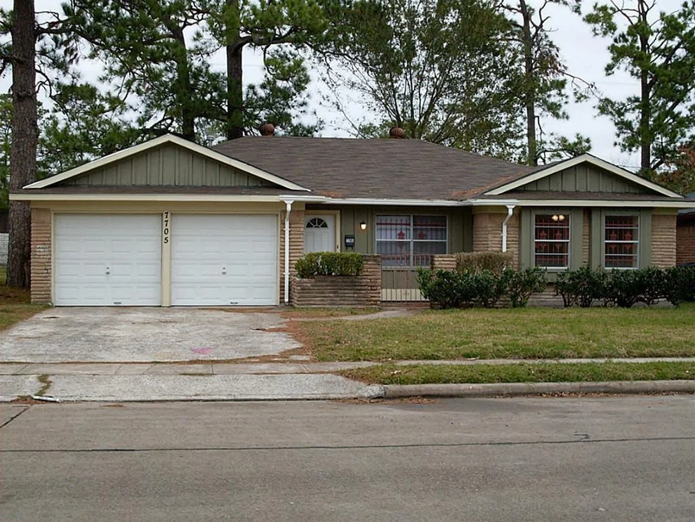 Unit for sale at 7705 Parker Road, Houston, TX 77016