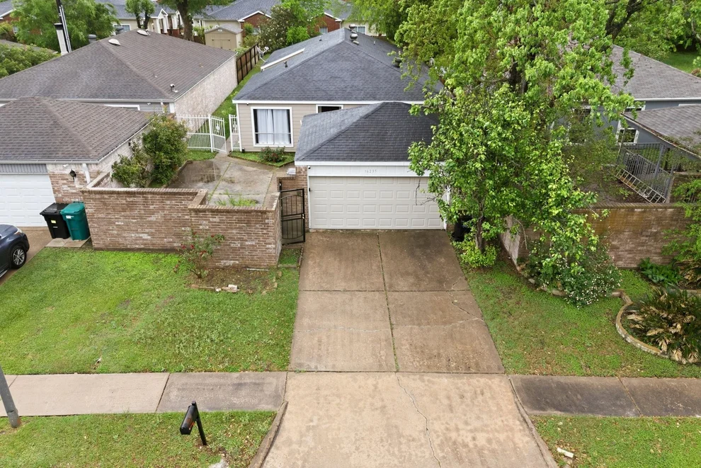 Unit for sale at 16235 Olive Glen Drive, Houston, TX 77082