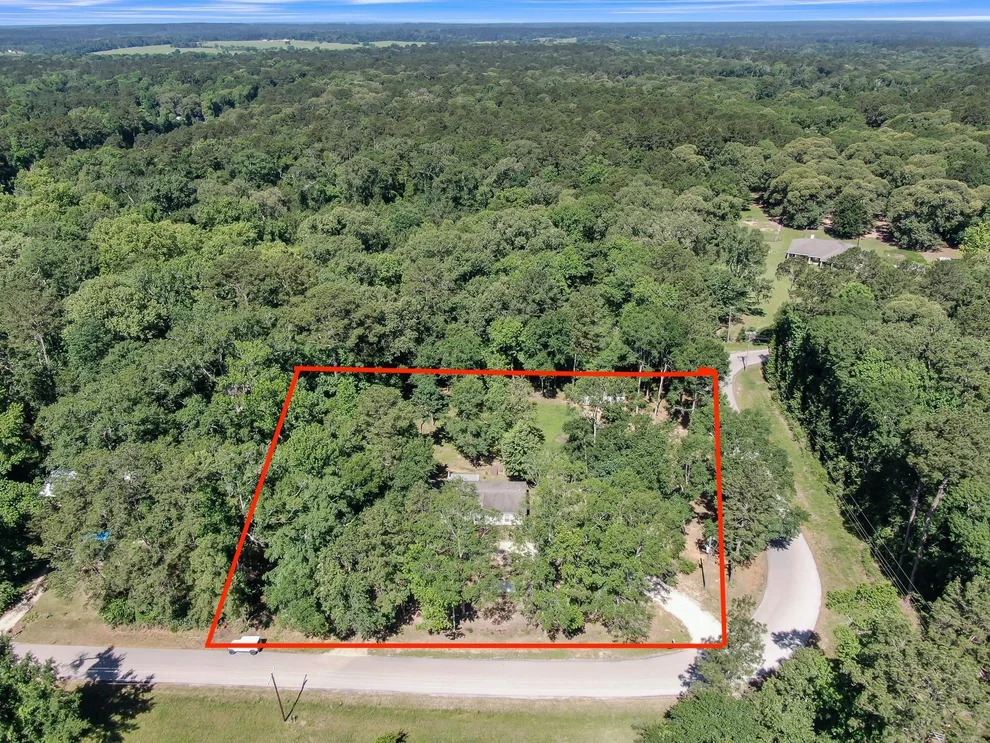 Unit for sale at 161 Lake Road, Coldspring, TX 77331
