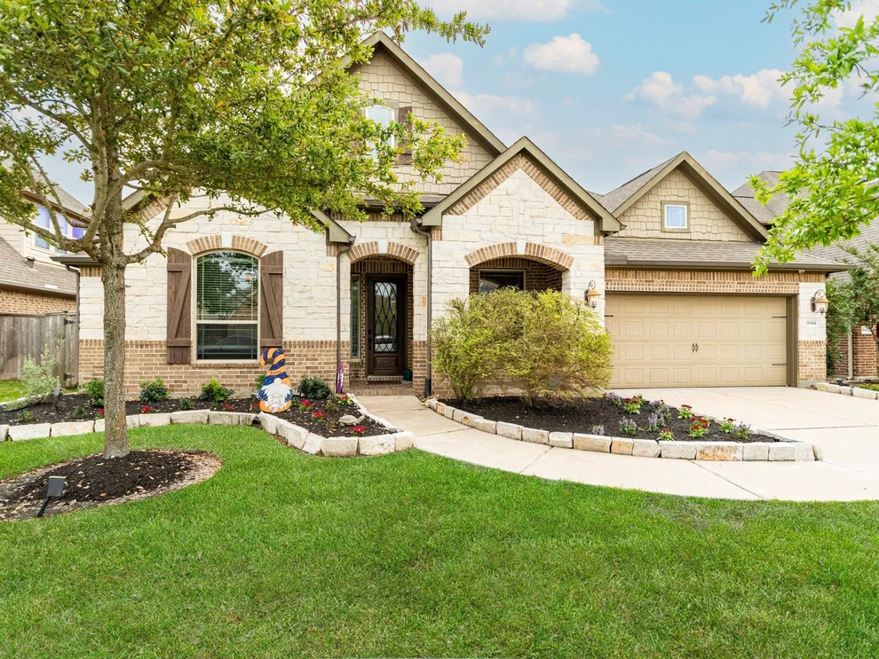 Unit for sale at 18414 Harlow Drive, Tomball, TX 77377