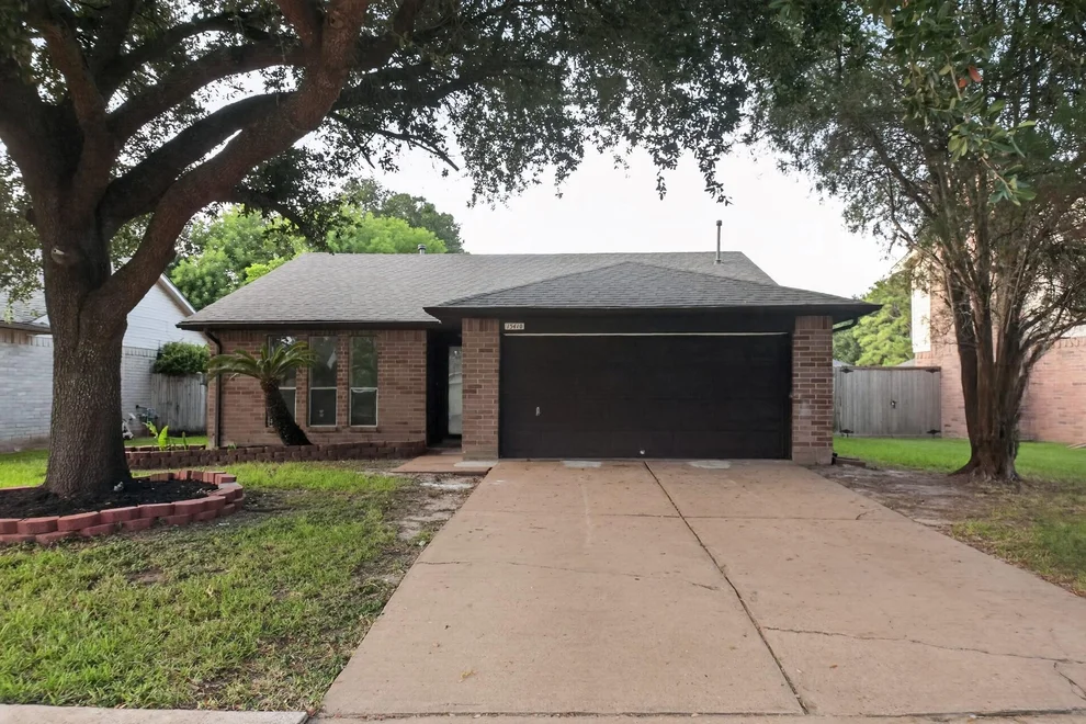 Unit for sale at 15410 Wildwood Lake Drive, Houston, TX 77083