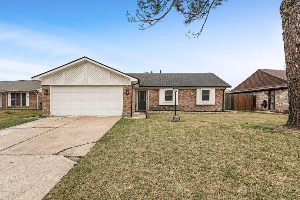 Unit for sale at 12511 Adirondack Drive, Houston, TX 77089