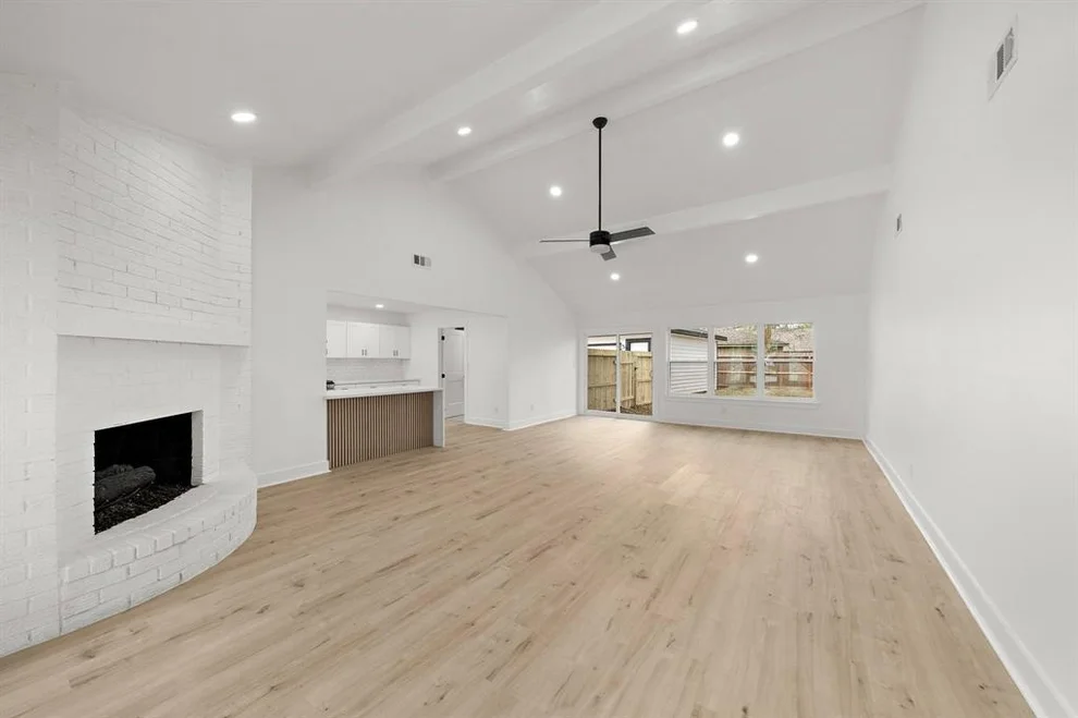 Unit for sale at 15511 Bowsprit Lane, Houston, TX 77062