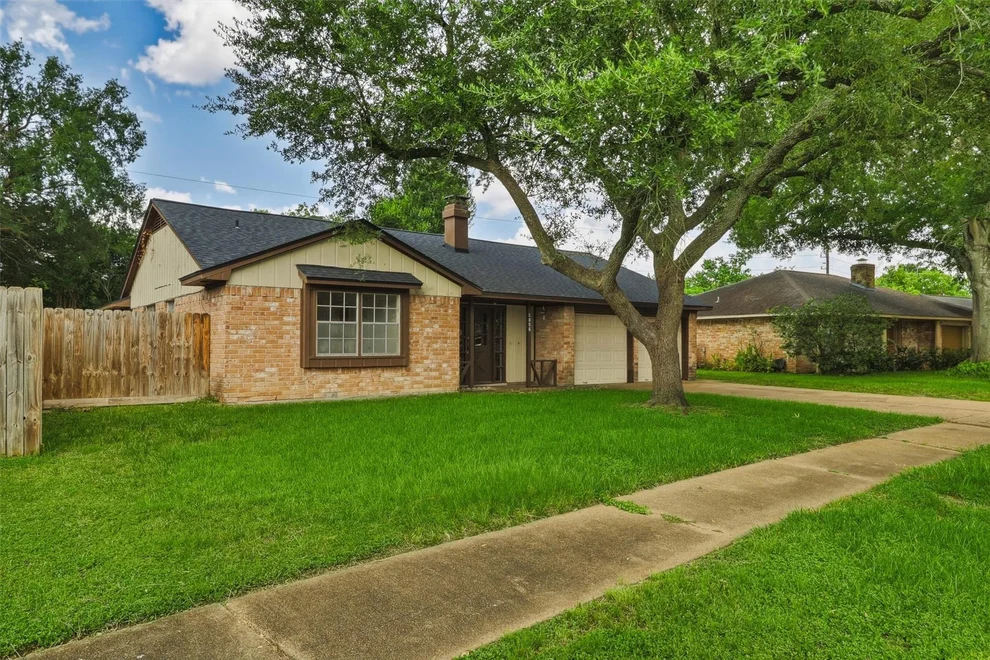 Unit for sale at 5006 Whispering Falls Drive, Houston, TX 77084