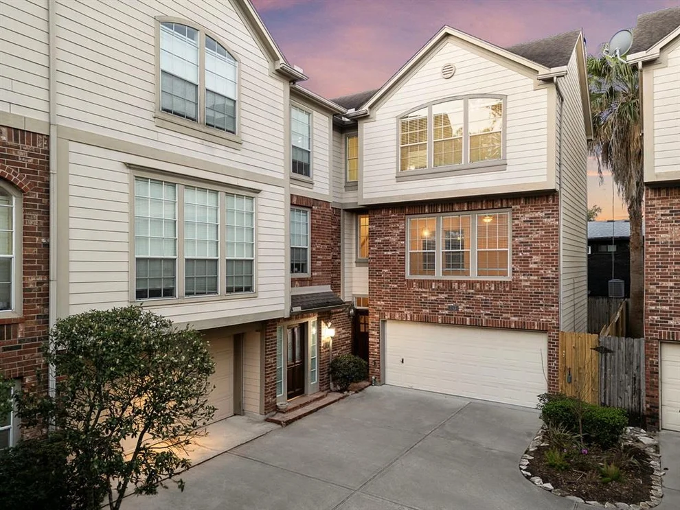 Unit for sale at 2622 Commonwealth Street, Houston, TX 77006