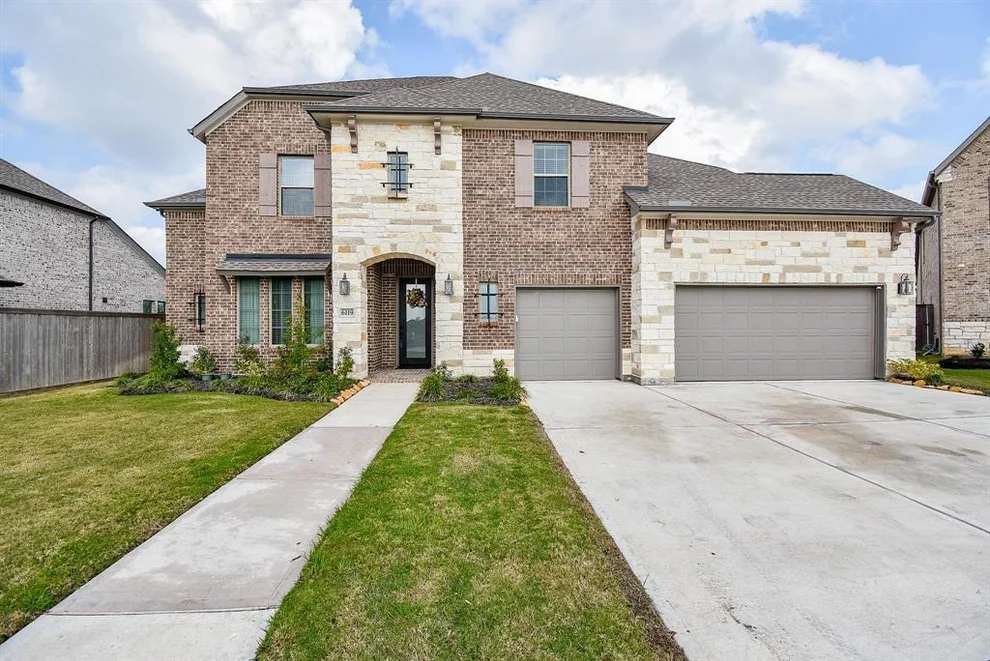 Unit for sale at 6119 Glass Peak Lane, Rosenberg, TX 77469
