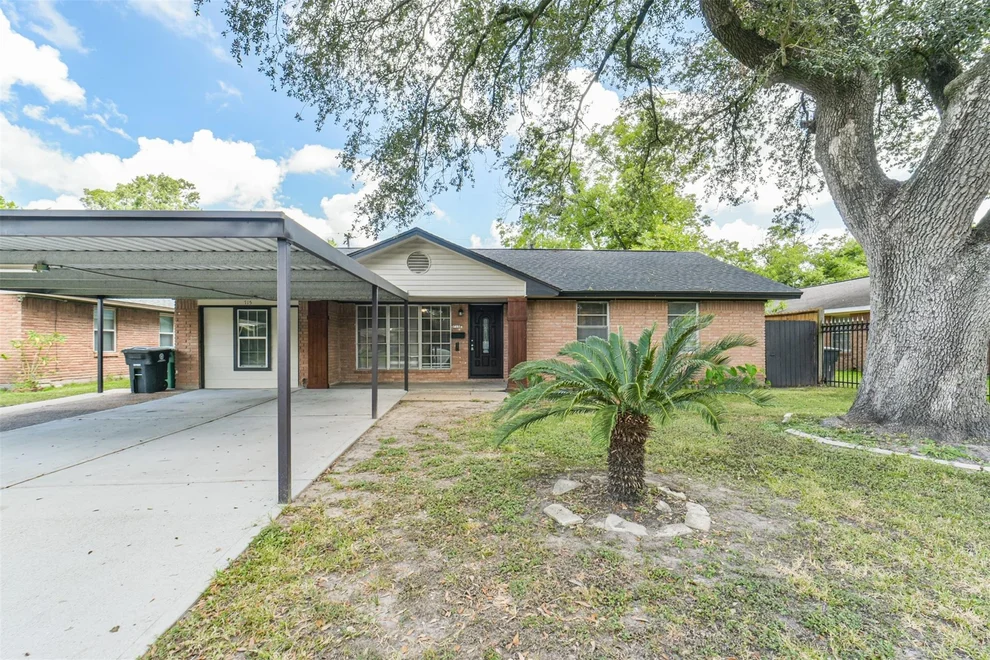 Unit for sale at 715 E Twickenham Trail, Houston, TX 77076