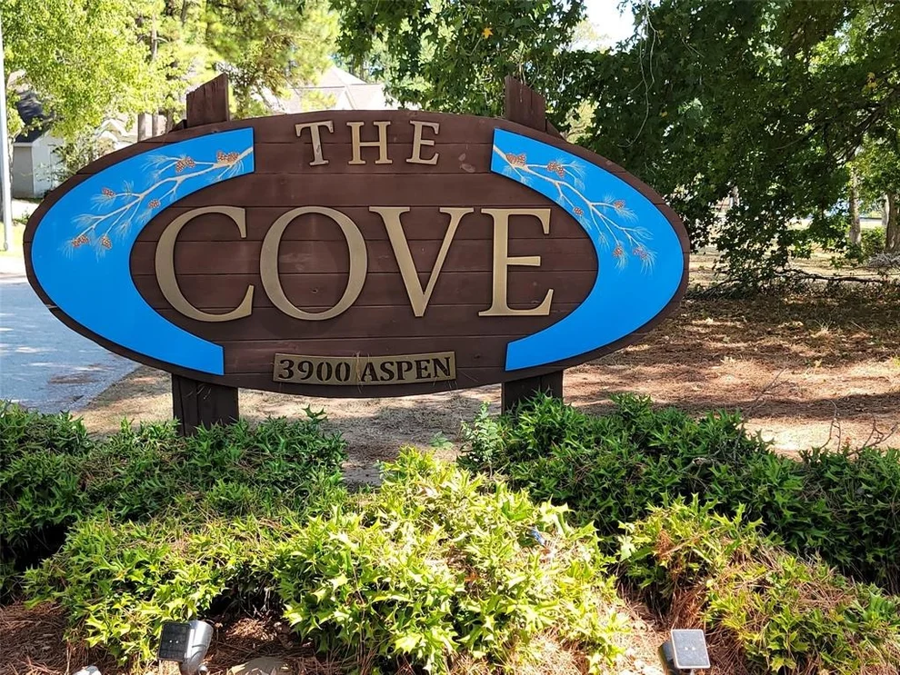 Unit for sale at 3900 Aspen Drive, Montgomery, TX 77356
