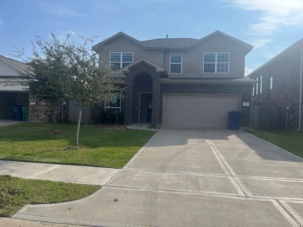 Unit for sale at 110 Kelly Street, Angleton, TX 77515