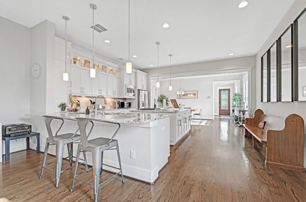 Unit for sale at 402 W 28th Street, Houston, TX 77008