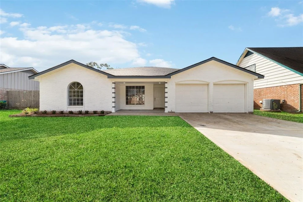 Unit for sale at 12707 W Club Lane, Houston, TX 77099