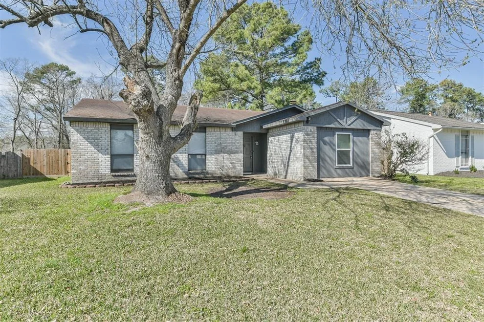 Unit for sale at 6311 Hollow Pines Drive, Houston, TX 77049
