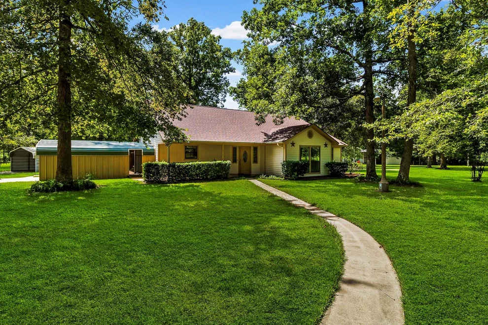 Unit for sale at 846 Savannah Lane, Livingston, TX 77351