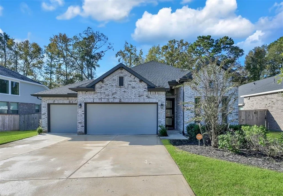 Unit for sale at 223 Fawn Valley Trail, Willis, TX 77318