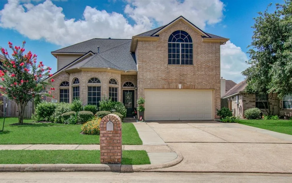 Unit for sale at 206 Boxwood Drive, Baytown, TX 77520
