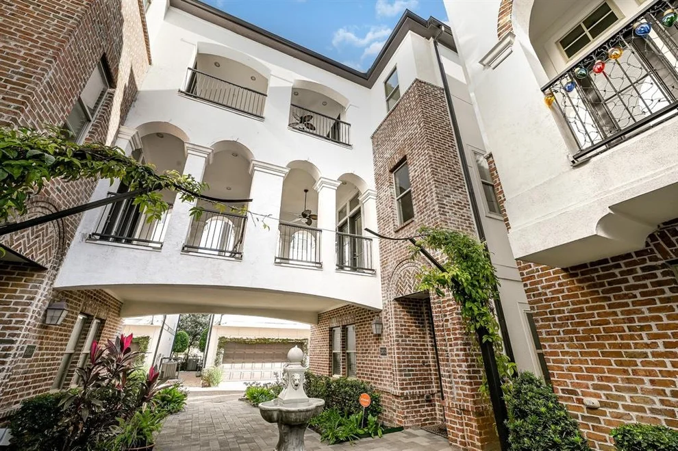 Unit for sale at 2831 Rusk Street, Houston, TX 77003