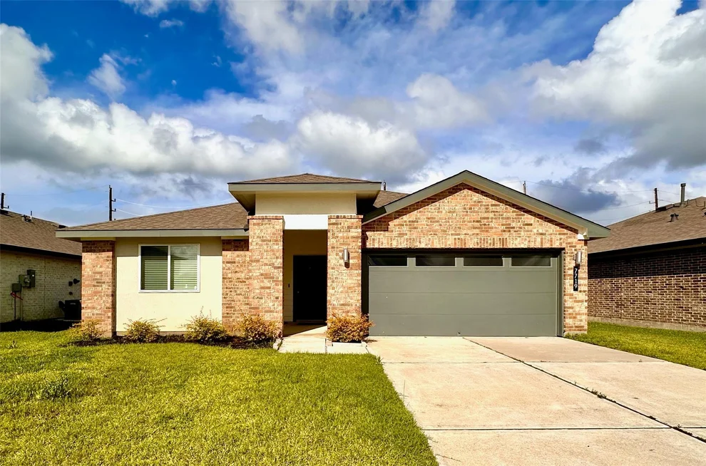 Unit for sale at 7719 Suffolk Valley Lane, Rosharon, TX 77583
