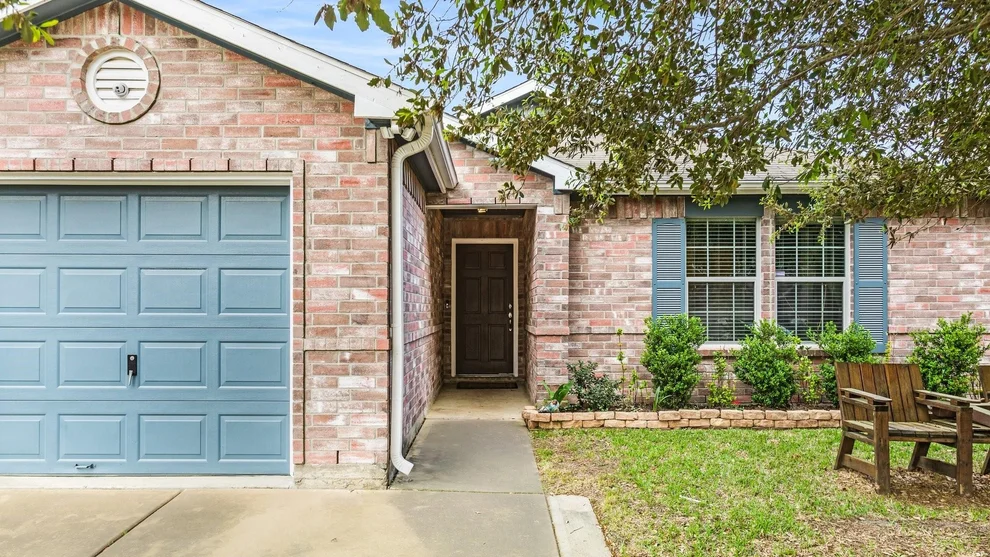 Unit for sale at 504 Pine Cluster Ct, Conroe, TX 77301