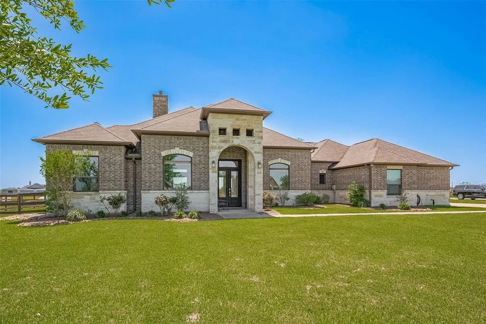 Unit for sale at 7914 Stratford Hall Dr, Rosharon, TX 77583