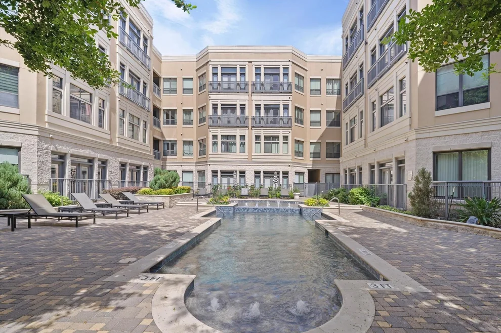 Unit for sale at 1901 Post Oak Boulevard, Houston, TX 77056