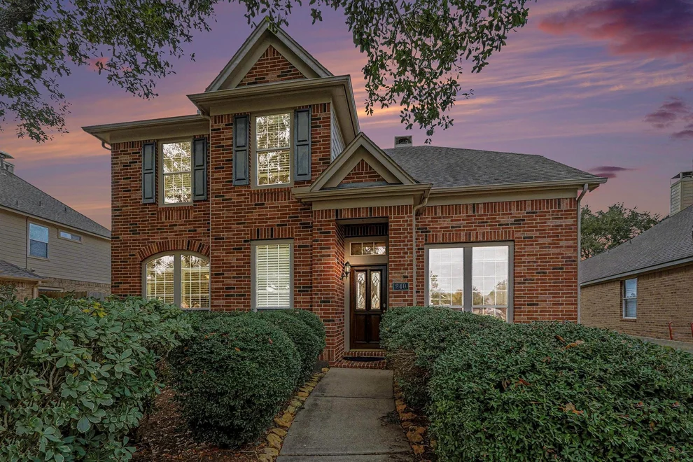 Unit for sale at 240 Kettering Lane, League City, TX 77573