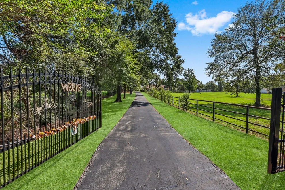 Unit for sale at 19042 Fm 2854 Road, Montgomery, TX 77316